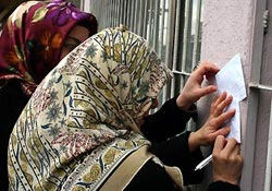 Türban üniversitenin kapısından girdi