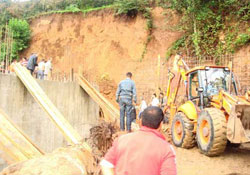 Çanakçı da duvar çöktü;1 işçi öü,1 işçi yaralı