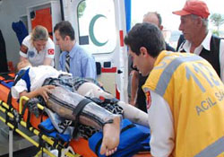 Okul yolunda kaza,kardeşler ağır yaralı