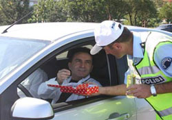 36 ARAÇ TRAFİKTEN MEN, 56 ARAÇ SÜRÜCÜSÜNÜN SÜRÜCÜNÜNDE  BELGESİ GERİ ALINDI