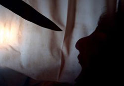 Akollü kocayı bıçakla cezalandırdı