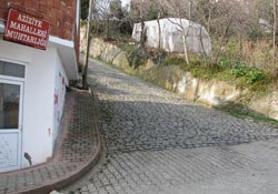 Kurtul sokak parke taşları yenileniyor