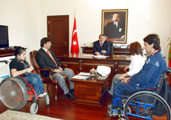 Engelli sporculardan Valiye ziyaret