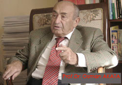 Prof.Dr. Osman AKATA'dan Merkez İlk Öğretim'e Konferans Salonu