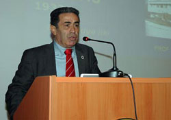 Aziz Ekşi:Açlığa yardım değil destek verin