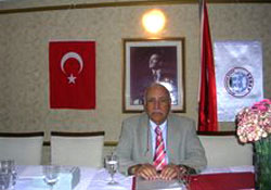 Yalaka ve güvensiz toplumun, yalaka olamayan yüksek özgüvenli başbakanın