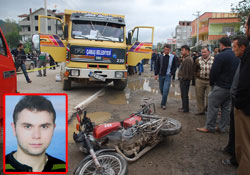 Motosikletli kamyonun altına can verdi