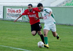 Ünyespor kendi sahasında Gümüşhane'yi yendi