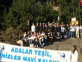 Giresun Adası'nda temizlik yapıldı