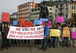GÜ öğrencilerinden YÖK protestosu