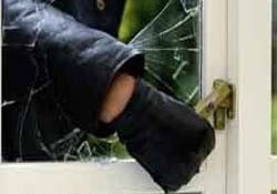 Hırsız hem çaldı hem bıçakladı