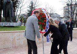 Kadınlar günü kutlamasında kadın yoktu ...