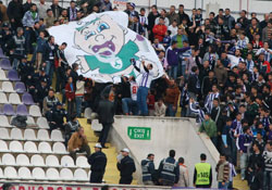 Komşulardan birbirlerine espirili gönderme