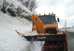 Yükseklerde kar temizliği devam ediyor