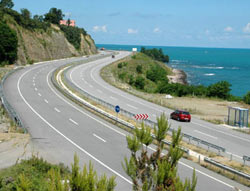 Karadeniz sahil yolu trafiğe kapandı