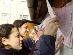 Seçmen listeleri Marta kadar askıda