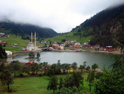 Uzungöl'e duvar darbesi